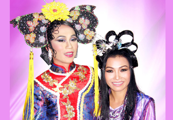 Hoài Linh chầu văn