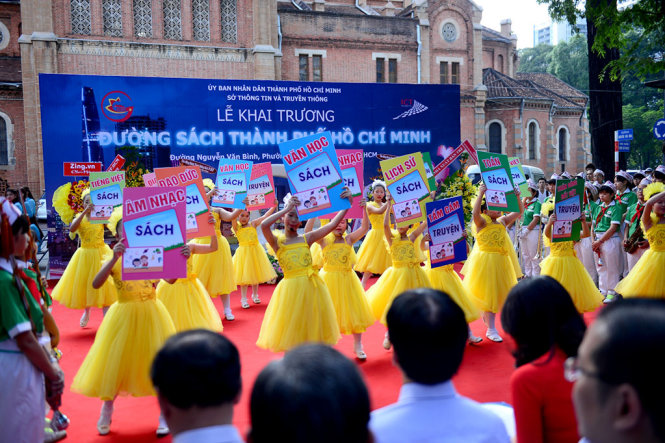 Các em nhỏ thể hiện tiết mục văn nghệ trong chương trình -Ảnh: Thanh Tùng