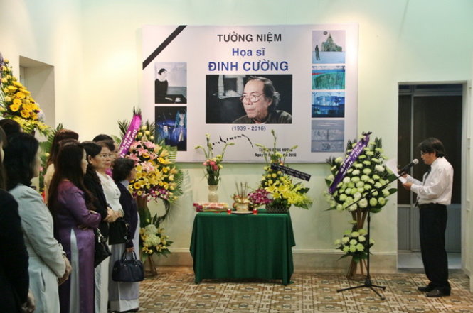 Không khí trang nghiêm của lễ tưởng niệm hoạ sĩ Đinh Cường - Ảnh: Quốc Nhật.