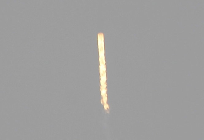 Tên lửa Falcon 9 đưa thành công vệ tinh lên quỹ đạo - Ảnh: Reuters