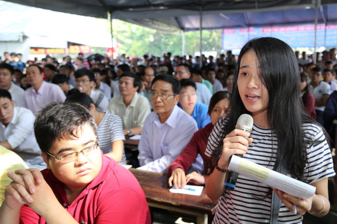 Đông đảo học sinh, phụ huynh tham dự Ngày hội tư vấn tuyển sinh ĐH, CĐ năm 2015 do báo Tuổi Trẻ tổ chức tại Trường ĐH Bách khoa (ĐHQG TP.HCM) - Ảnh: Như Hùng