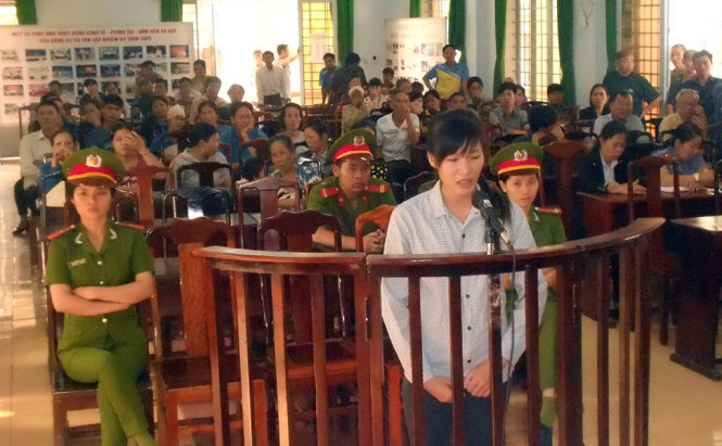 Bị cáo Trịnh Thị Thảo Quyên tại tòa - Ảnh: BÙI LIÊM