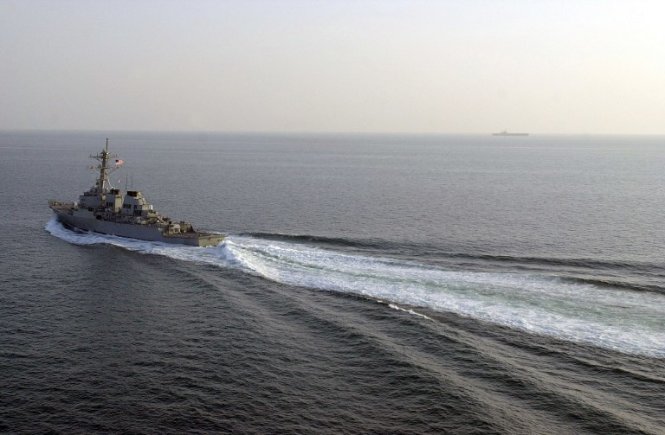 Tàu USS Curits Wilbur của Mỹ. Ảnh: AFP