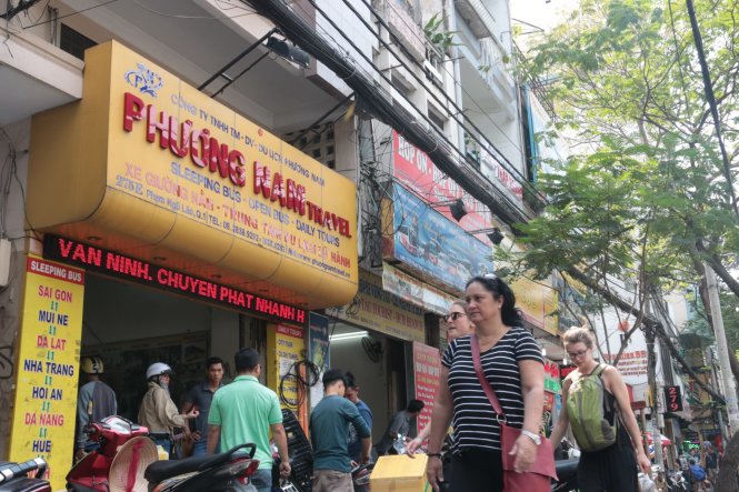 Nhà xe Phương Nam tăng giá vé tuyến Sài Gòn - Nha Trang từ 200.000 đồng/vé (ngày thường) lên 450.000 đồng (ngày tết) - Ảnh: Tiến Long
