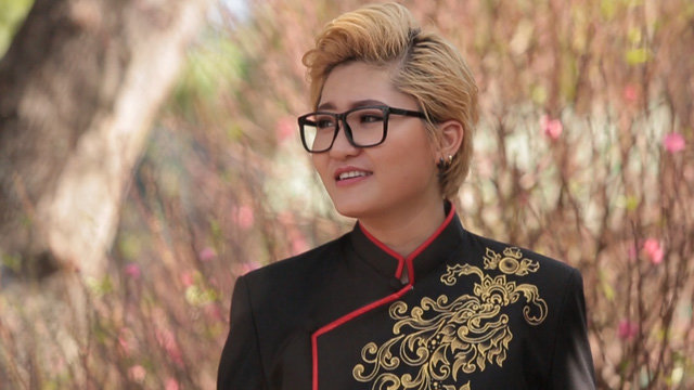 Vicky Nhung hát nhạc xuân