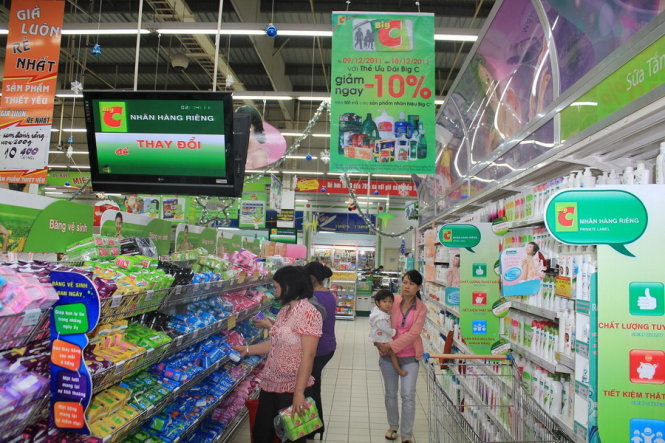 Mua sắm ở Big C - Ảnh: NH.BÌNH