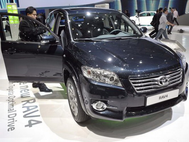 Xe SUV RAV4 của Toyota - Ảnh: AP