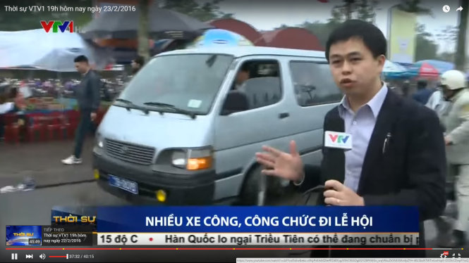 Hình ảnh do VTV1 phản ánh xe công đi lễ hội đền Trần (Nam Định)