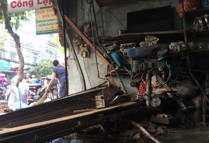 Tiệm sửa xe nơi xảy ra vụ tai nạn - Ảnh: Lê Phan