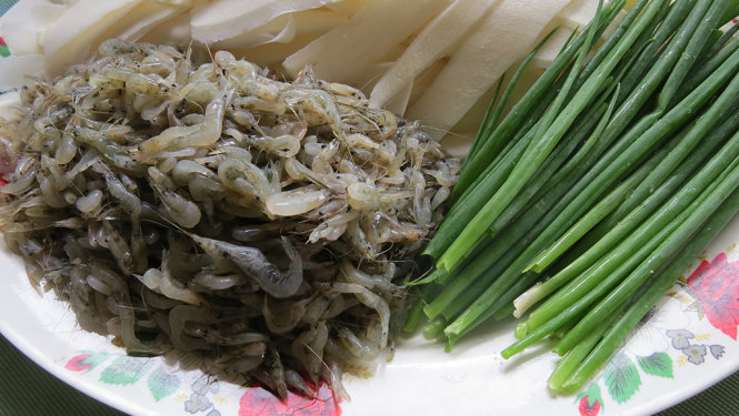 Nguyên liệu chế biến món canh khoai mì nấu tép
