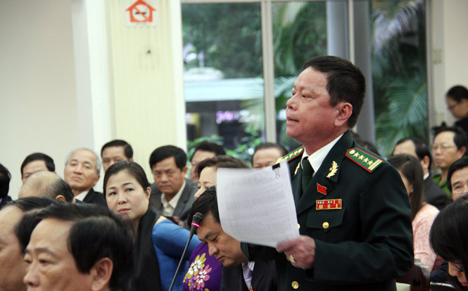 Đại biểu Nguyễn Quốc Bình phát biểu tại kỳ họp HĐND TP Đà Nẵng - Ảnh: Hữu Khá