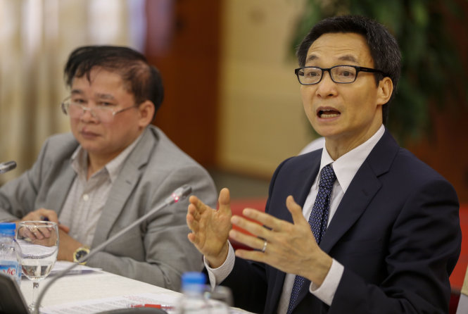 Phó thủ tướng Vũ Đức Đam (phải) và Thứ trưởng Bộ GD-ĐT Bùi Văn Ga tại hội nghị - Ảnh: Việt Dũng
