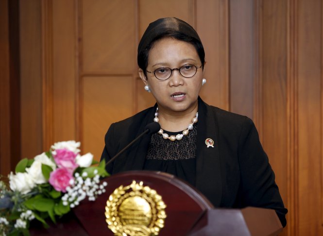 Ngoại trưởng Indonesia Retno Marsudi đọc tuyên bố phản đối Trung Quốc hôm 21-3 tại Jakarta. Ảnh: Reuters
