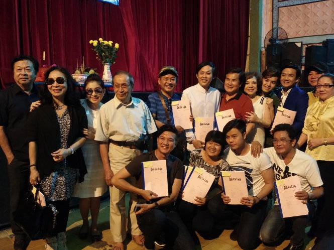 Các nghệ sĩ trong buổi bắt tay dựng lại vở Đời cô Lựu chiều 25-3 -
Ảnh: Nguyễn Lộc
