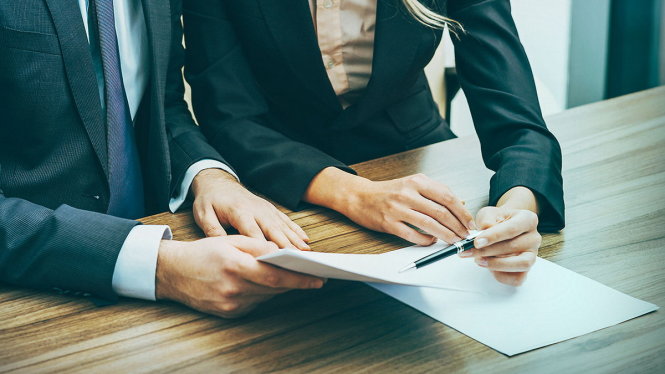 Các công ty cho biết yêu cầu mức lương của nhân sự ngành sales khiến họ khó tuyển được người - Ảnh: fastcompany.com