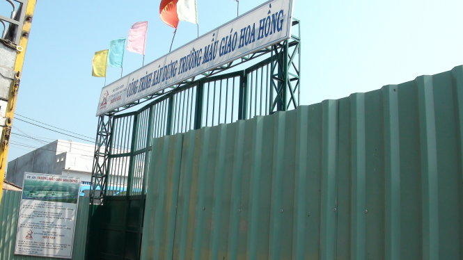 Công ty TNHH Xây dựng phát triển Miền Nam bỏ giá thầu cao hơn so với các doanh nghiệp khác vẫn được chọn thầu thi công dự án Trường Mẫu giáo Hoa Hồng tại P Mỹ Thạnh, TP Long Xuyên - Ảnh: Đ. VỊNH