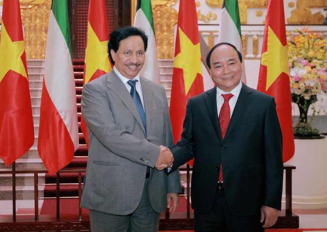 Thủ tướng Nguyễn Xuân Phúc và Thủ tướng Kuwait Jaber Al-Mubarak Al-Hamad Al-Sabah tại buổi hội đàm diễn ra sáng 6-5 - Ảnh: Nguyễn Khánh