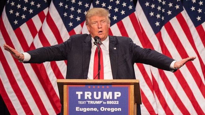 Ông Trump lập luận rằng lệnh cấm người Hồi giáo chỉ là một đề xuất - Ảnh: AFP