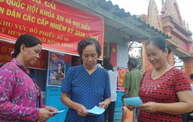 Người dân Cà Mau đi bầu cử đại biểu HĐND và đại biểu Quốc hội 2016 - Ảnh: Nguyễn Thái