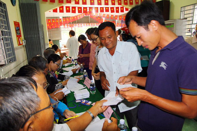 Cử tri phường An Thới, quận Bình Thủy (TP Cần Thơ) đi bầu cử thêm ngày 29-5 - Ảnh: Chí Quốc