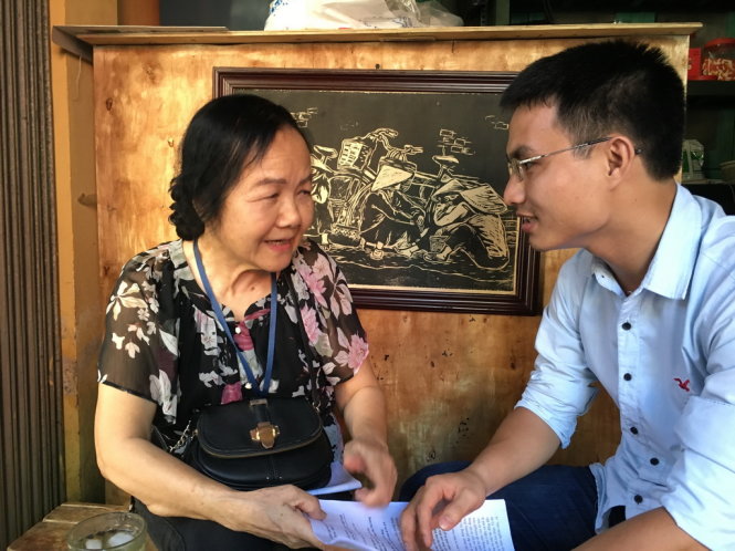 NSUT Đức Lưu (trái) trao đổi xung quanh việc cổ phần hoá VFS - Ảnh: V.V.Tuân