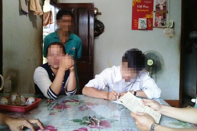 Những cán bộ, giáo viên đã mua bằng giả làm việc với Công an tỉnh Gia Lai - Ảnh: BÁ DŨNG