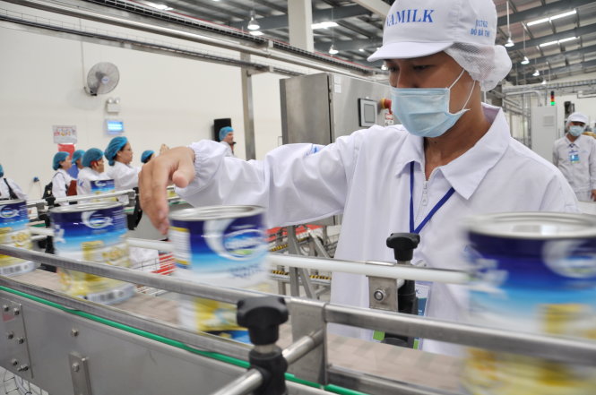 Sản xuất sữa bột tại Công ty CP Sữa VN (Vinamilk) - Ảnh: T.V.N.