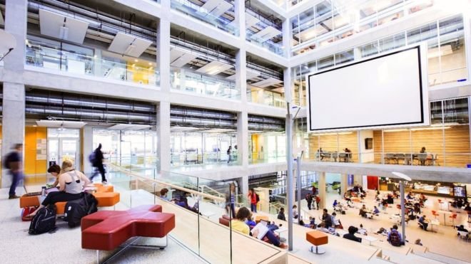 Các nhân viên IT của trường đại học Canada đã thử phá mã độc trong một tuần trước khi buộc phải trả tiền chuộc - Ảnh: BBC