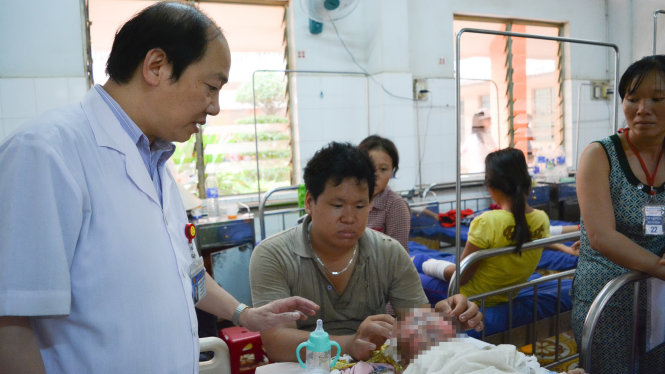 Các bệnh nhân đang được cấp cứu tích cực tại bệnh viện - Ảnh: LĨNH HỒNG