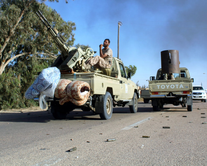 Lực lượng của Libya tiến về thành phố Sirte - Ảnh: Reuters