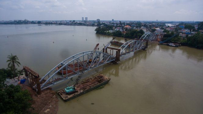 Nếu thông xe vào ngày 26-6 thì cầu Ghềnh mới được hoàn thành trước tiến độ 4 ngày - Ảnh: Thuận Thắng