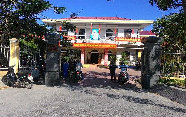 Trụ sở UBND thị trấn Thuận An, nơi ông Bôn cũng như bà H làm việc - Ảnh:VĂN DINH