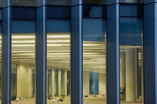 Sẵn sàng dọn dẹp văn phòng - Ảnh minh họa: Efinancialcareers