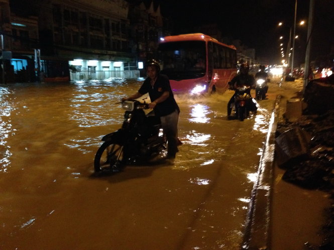 Khu vực quốc lộ 51 đoạn gần cầu Bà Đen, TP Biên Hòa (Đồng Nai) ngập nặng vào mùa mưa nhiều năm nay - Ảnh: H.Mi