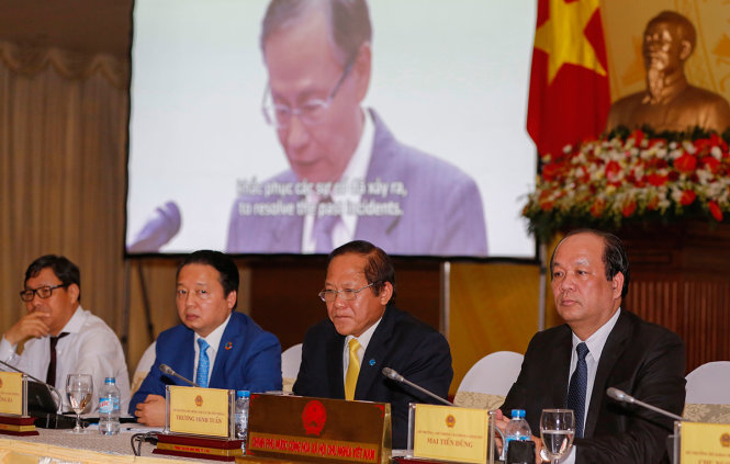 Bộ trưởng - Chủ nhiệm Văn phòng Chính phủ Mai Tiến Dũng và các bộ trưởng Bộ Thông tin - truyền thông, Bộ Tài nguyên - môi trường, thứ trưởng Bộ Kế hoạch - đầu tư tại cuộc họp báo - Ảnh: VIỆT DŨNG