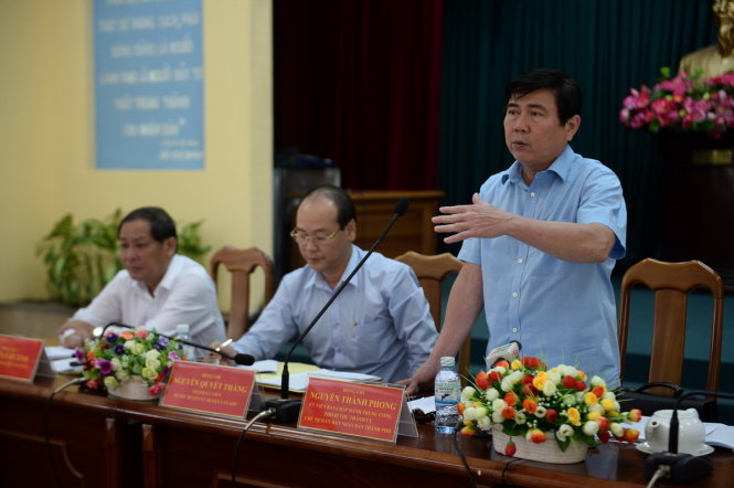Chủ tich UBND.TP.HCM Nguyễn Thành Phong phát biểu chỉ đạo tại buổi làm việc với huyện Cần Giờ - Ảnh: TỰ TRUNG