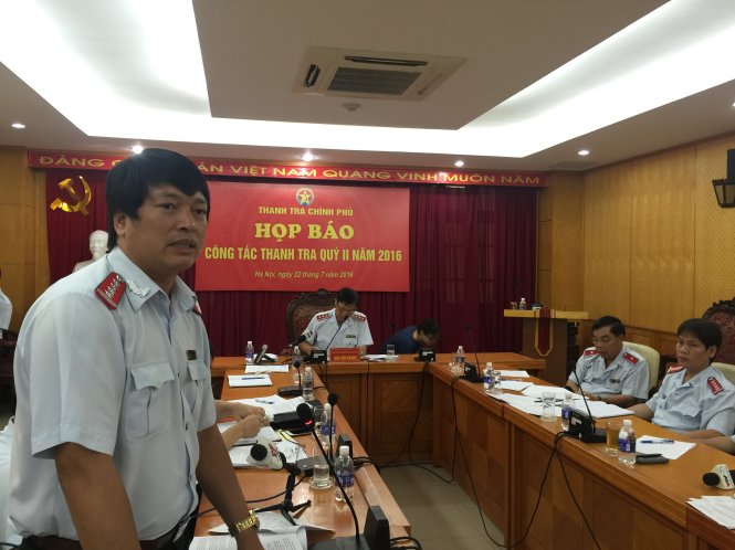 Ông Ngô Mạnh Hùng, Phó Cục trưởng Cục phòng chống tham nhũng, cho biết: tới đây đề xuất với những người có chức có quyền khi giao dịch có số tiền trên 20 triệu sẽ phải sử dụng tài khoản ngân hàng - Ảnh: THÂN HOÀNG