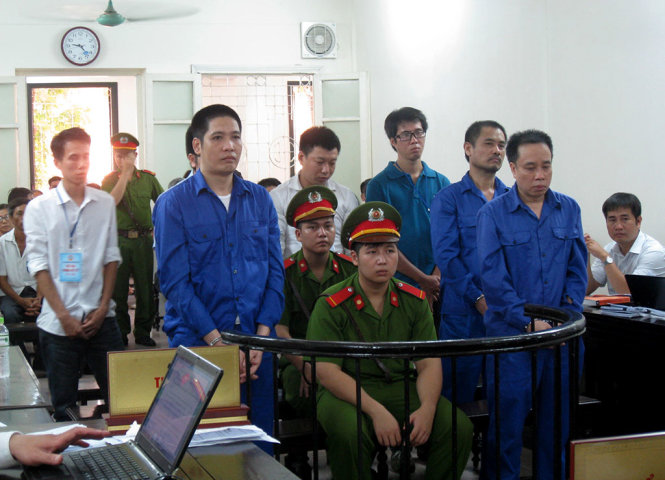 Các bị cáo tại tòa - Ảnh: T.L