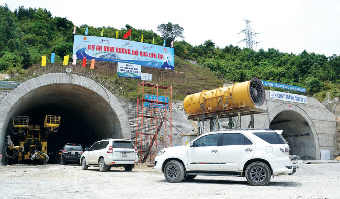 Cửa vào phía nam của hầm đường bộ đèo Cả - Ảnh: P.VỸ