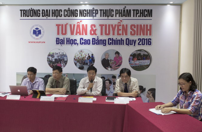Trường ĐH Công nghiệp thực phẩm TP.HCM tư vấn cho thí sinh trong ngày hội tư vấn trực tuyến xét tuyển ĐH.