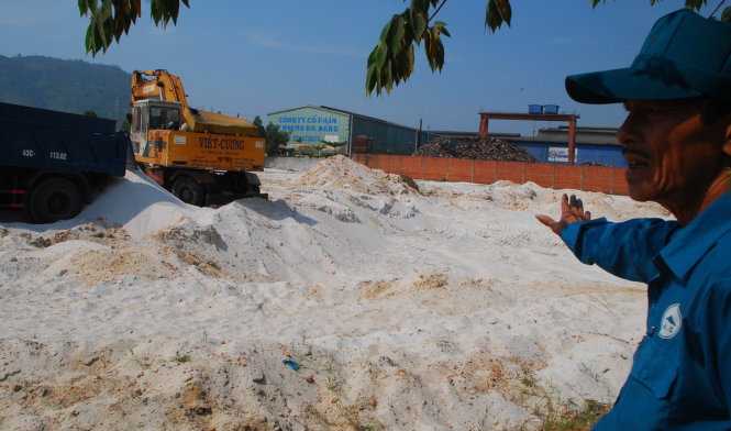 Một vụ khai thác cát trắng trái phép ở xã Hòa Liên (H.Hòa Vang) bị phát hiện và đình chỉ khai thác -