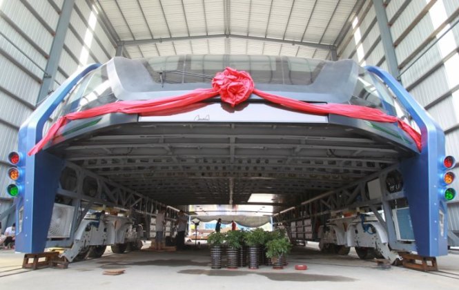 Vài tháng trước truyền thông nhà nước Trung Quốc từng ca ngợi TEB-1 là loại phương tiện đột phá, nhưng nay đã chuyển sang cáo buộc dự án này có tính chất lừa đảo và nghi ngờ tính khả thi của phương tiện này - Ảnh: Reuters