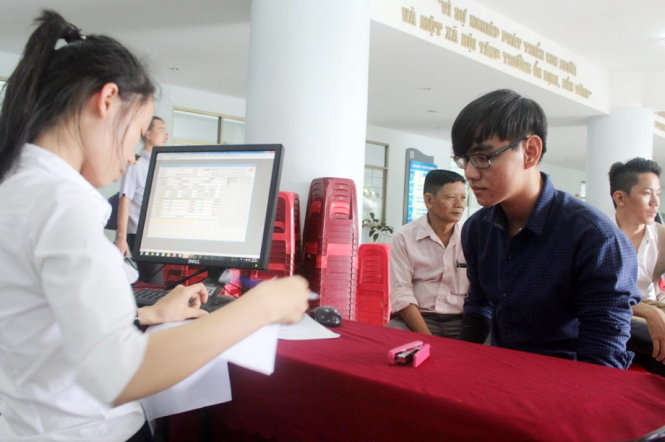 Thí sinh Phạm Hoàng Hiệp dù đã có tên trong danh sách trúng tuyển ở đợt 1 nhưng quyết định không nộp giấy chứng nhận kết quả thi để đăng ký xét tuyển bổ sung vào Trường ĐH Tôn Đức Thắng - Ảnh: HẢI QUÂN
