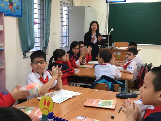 Theo thông tư 30 sửa đổi, học sinh được quyền nhận xét lẫn nhau về học tập, rèn luyện... Trong ảnh: một tiết học theo thông tư 30 của học sinh Trường tiểu học Nam Từ Liêm, Hà Nội - Vĩnh Hà