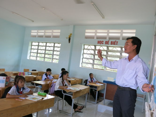 Một lớp học thưa thớt học sinh ở Trường THCS Lịch Hội Thượng, Sóc Trăng - Ảnh: T.Trang