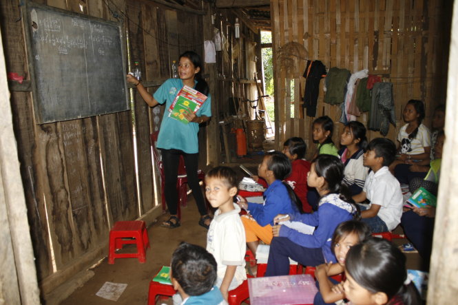 Cô Tiên tại lớp học giữa rừng - Ảnh: K.Sơn