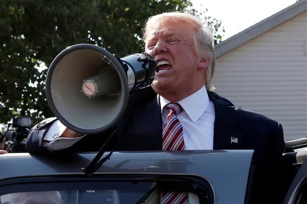 Ông Donald Trump vận động cử tri tại Canfield, bang Ohio, Mỹ - Ảnh: Reuters