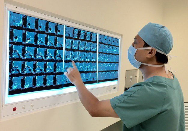 BS Nguyễn Trương Khương chẩn đoán viêm xoang mũi qua hình ảnh