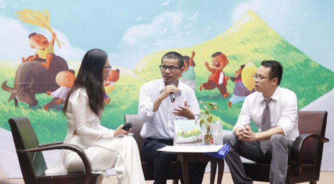 Nguyễn Quang Thạch chia sẻ về chương trình Sách hóa nông thôn anh đã dành gần 20 năm tâm huyết - Ảnh: Trần Thanh