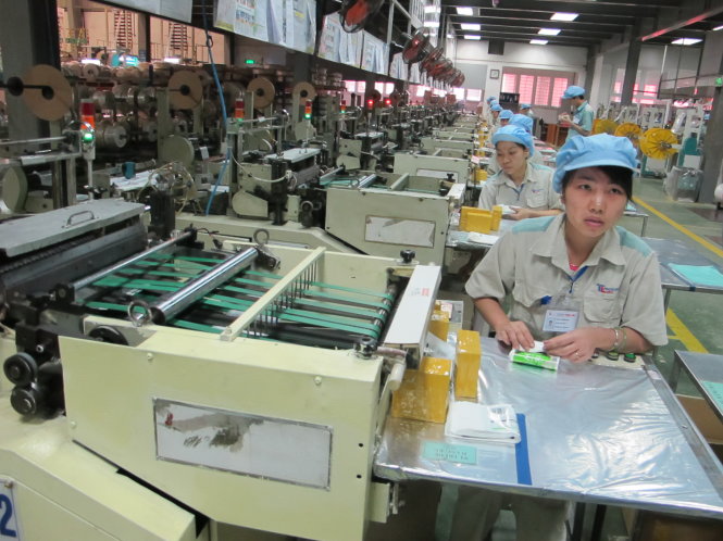 Các DNNVV sẽ được hỗ trợ rất lớn nếu dự thảo Luật hỗ trợ DNNVV được thông qua. Trong ảnh: sản xuất mặt hàng vỏ nhựa cung ứng cho các tập đoàn đa quốc gia tại một DNNVV ở Bắc Ninh - Ảnh: ANH ĐỨC